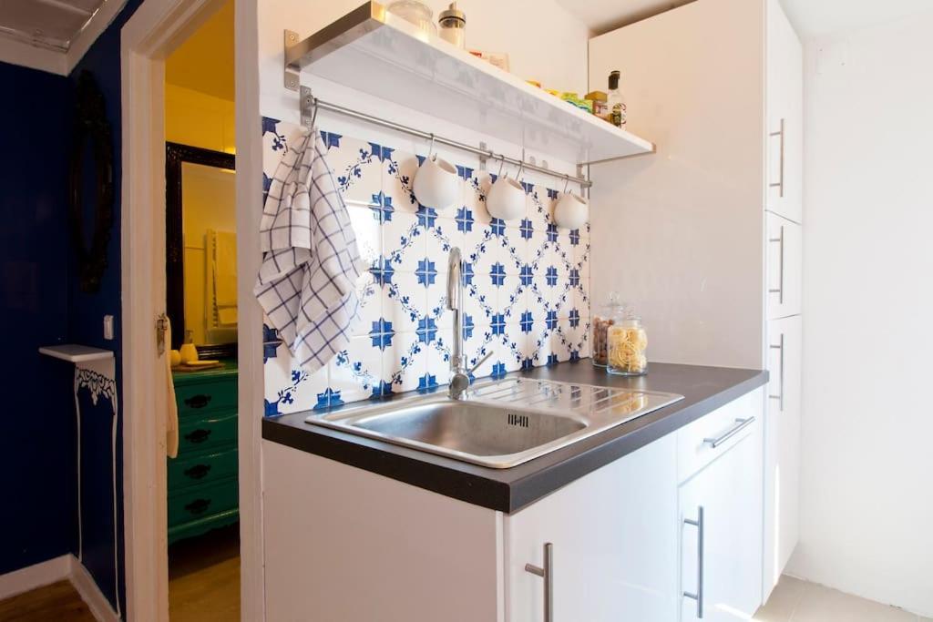 Lisbon Sant'Anna Apartments Rum bild
