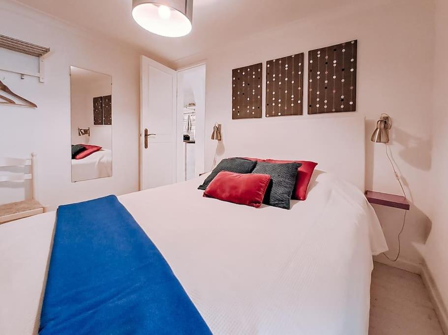 Lisbon Sant'Anna Apartments Rum bild